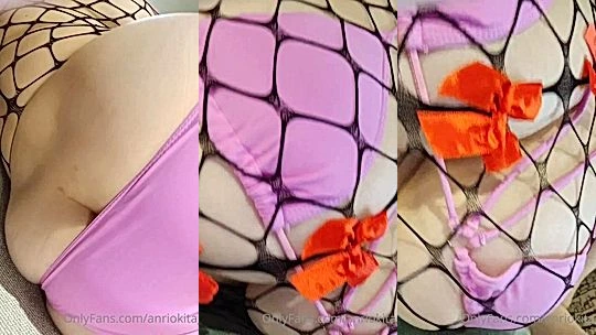 Anri Okita is pleasing her juicy pussy with her fingers leaked video