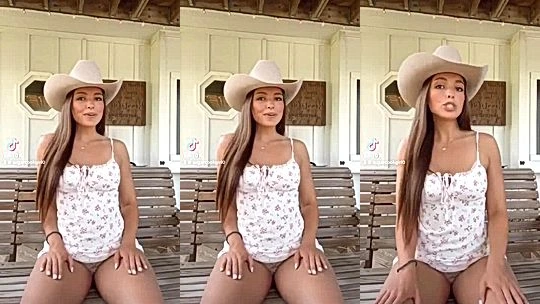 Oakley Rae couldn’t help but show off her sexy body to her subscribers
