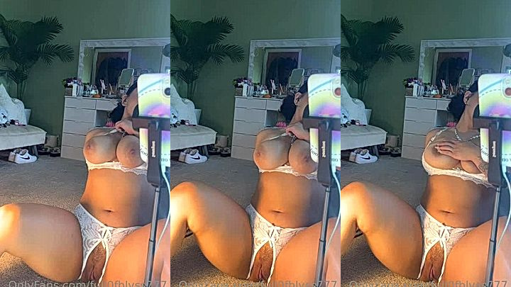 big tits latina Alyssa Adelene shows off her amazing body while sitting to tease