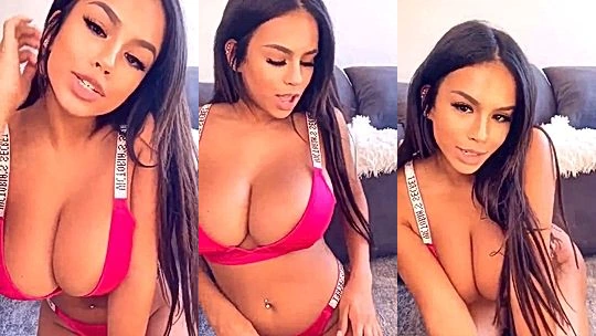 hot girl Autumn falls stroke her wet pussy alone on cam