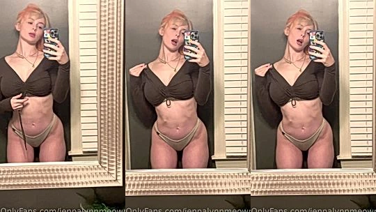 Jenna Lynn Meowri recorded a mirror boobs teasing video trying to get you back