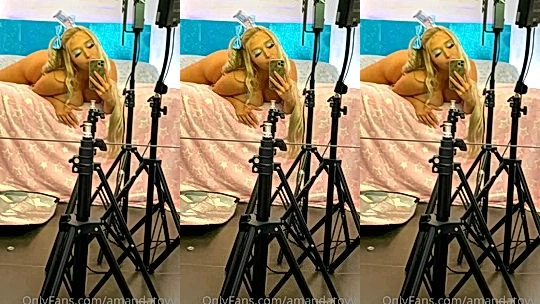 busty onlyfans blond babe Amanda Toy do mirror selfie and……of her big booty