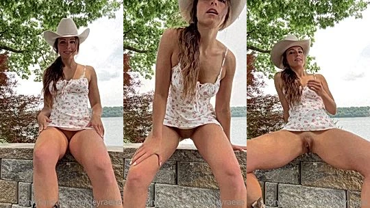 naughty sexy jhoe Oakley Raeifted up her dress and flaunt off her juicy big booty and show a glimpse of her wet pussy