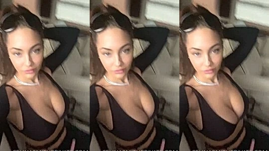 sexy hot doll Celina Smith teases you with her boobs, watch her flaunt her asset on cam