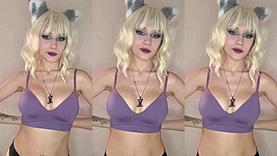 sexy model Vampkirain blonde wig strip naked and play with her big boobs