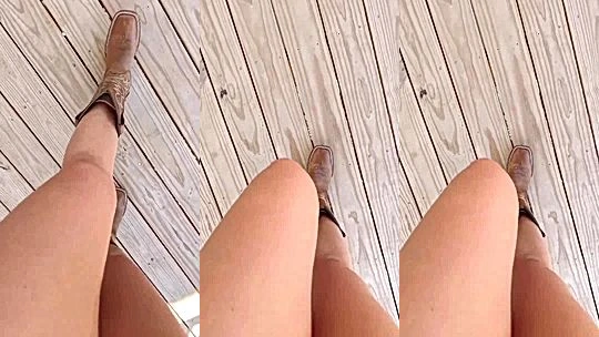 Oakley Rae teases her fans withher sexy feets