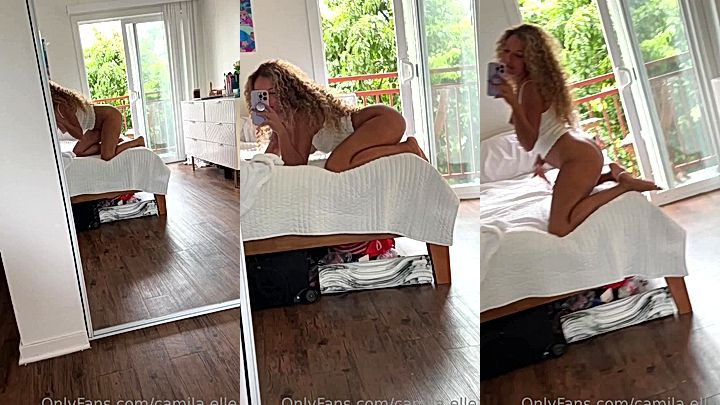 Camila Ellec rc her big booty in front of the mirror showing her sxy urves, leaked onlyfans