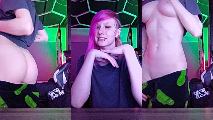 freakiest hot bitch Little_emo_kitten raise her top and pulls her pants down to show off her sexy ass