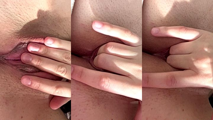 naked onlyfans model Delilahraige fingers her wet ass pussy fast and moans loud