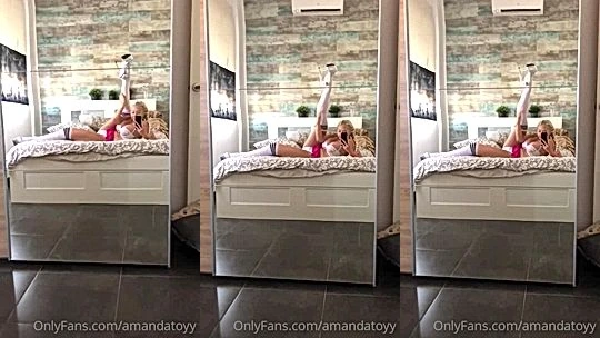 naughty onlyfans model Amanda Toy do mirror selfie and shows her big tits