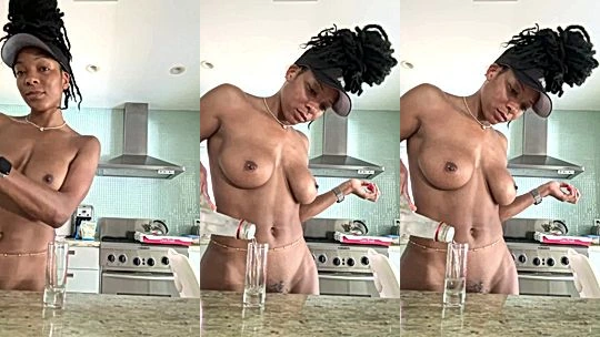 naughty babe Frankiiy shows off her sexy body in the kitchen and touches herself to please her fans,private video