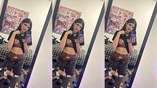 horny onlyfans model Vampkira do mirror selfie fonding her big tits