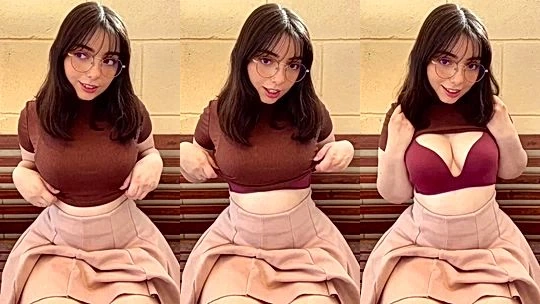 freaky sexy hot bitch Defiantpanda show off her big sey body on camera, leakd video tease