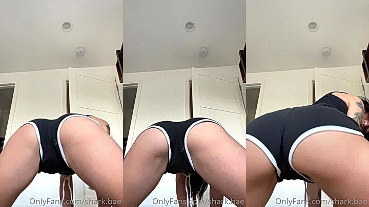 horny filthy big ass doll Shark.bae turn you on with her sey petite solo body move