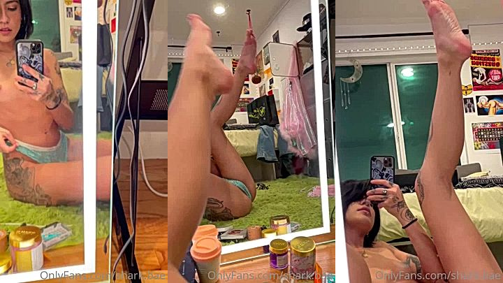 horny sexy hot model Shark.bae recoreded a private video of her playing with her boobs and showing off her feet
