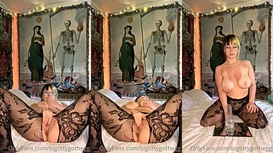 bad nerdy white bitch Bigtittygothegg satisfying her sexual desires with sextoys