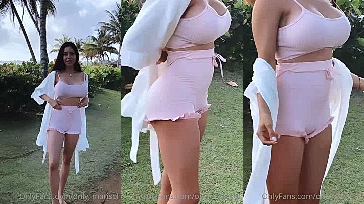 onlyfans model Marisol Yotta shows her hot body in lingerie