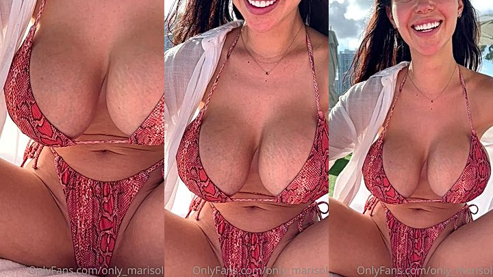 onlyfans model Marisol Yotta shows her natural boobies