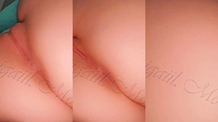 naked onlyfans stepmom  Abigaiil Morris  lays down and fondels her big tits and shows her wet coochie