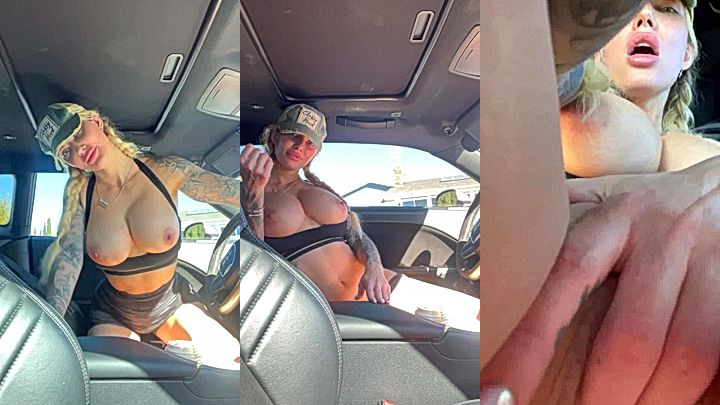busty american onlyfans model Viking Barbie fingers her pussy and moans loud
