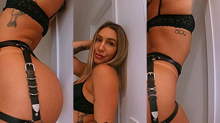 busty model Holly Brougham in sexy lingerie bounce ass on cam for you leaked onlyfans