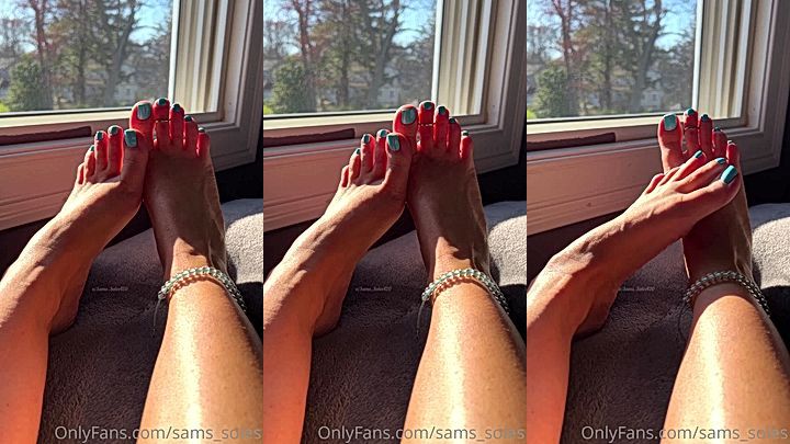 model Sams soles21 naughty feet tease will make you lose your mind