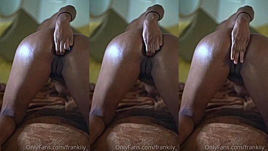 leaked onlyfans video of american onlyfans babe Frankiiy rubs her big booty