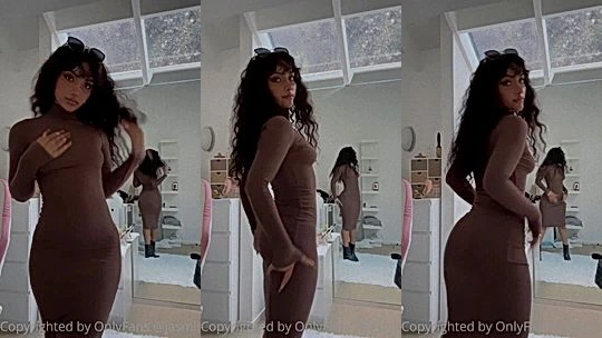 sexy onlyfans model Jasminx lift up her lingerie and shows her huge tits