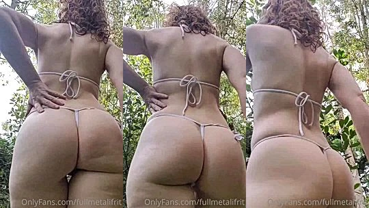 busty onlyfans model Fullmetalifrit shakes her bouncing booty really hard