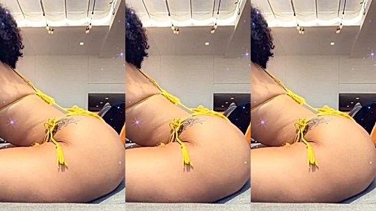 freaky sexy naughty ebony wild bitch Himynamestee grab and wiggle her juicy fat ass on camera, leaked video teasing