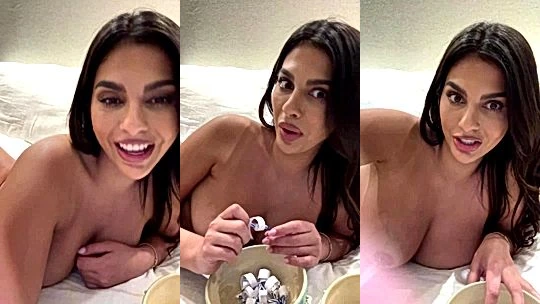 sexy onlyfans model Amanda Trivizas naked and talk dirty to can
