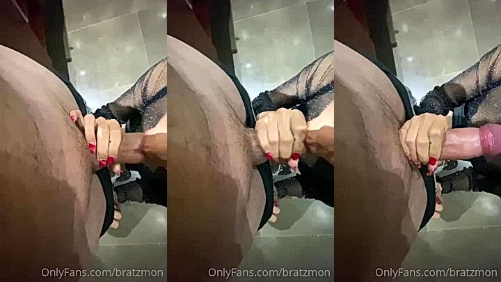 cute latina girlfriend Valentina Olivas giving blowjob onlyfans