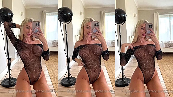 hot naughty model  Frances Bentleytook a mirror selfie showing off her sexy curves