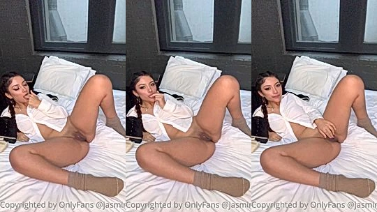 naughty indian onlyfans model Jasminx fingers her coo hie fast