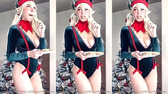 it christmas sexy onlyfans model Sunnyrayxo shows her tits in lingerie
