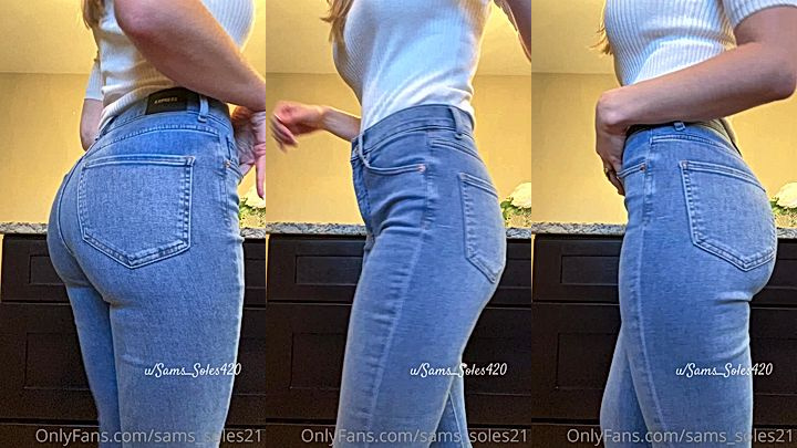 naughty video of sexy onlyfans model Sams soles21 teases you with her sexy bum