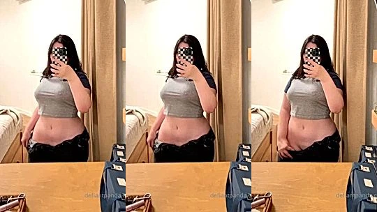 sexy onlyfans model Defiantpanda do mirror selfie and shows her natural big tits