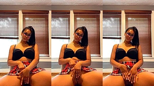 freaky hot horny american model Jaaden Kyrelle shake her gyatt in her bedroom, tempting video