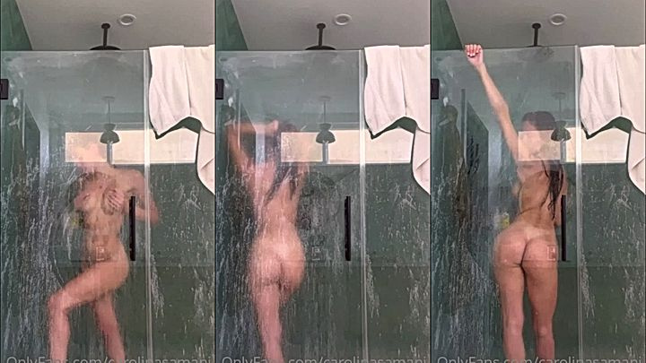 naughty sexy white model Carolina Samanigrab her soft juicy tits and ass in the bathroom