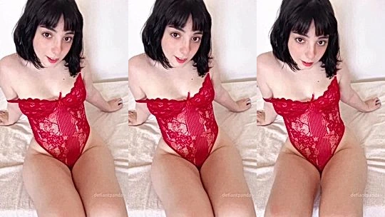 naughty Defiantpanda delicious solo teasing sessio where she can’t stop making eye contact with the camera and slowly touching herself
