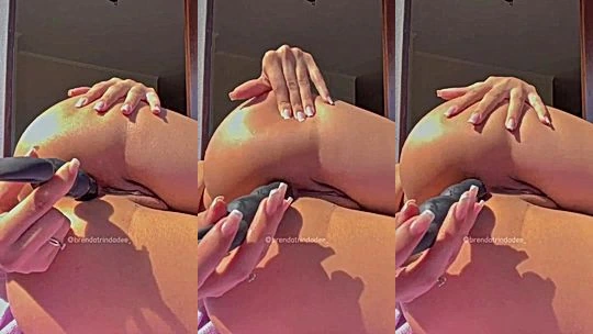 slutty onlyfans model Brenda Trindade use a dildo in her thick ass till she cums