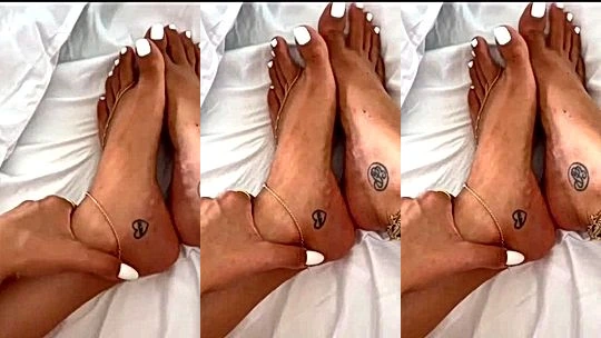 naughty hot model Mia Khalifa show off her neatly pedicured feet