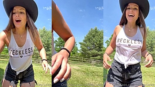amazing chick has a great way of teasing her fans Oakley Rae leaked onlyfans video