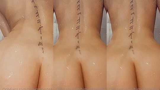 nasty freak  Himynamestee stands tall in front of the cam and twerks her sexy ass, nude video