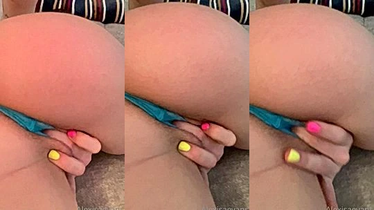 slutty bitch Alexisaevans drill her pussy in pants till her pussy leak and moan soft leaked onlyfans video