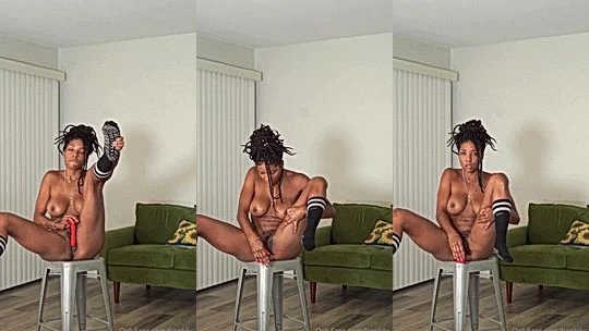 dirty hot big booty model Frankiiy faunt her sey ass and urves before she thrust her pussy hard