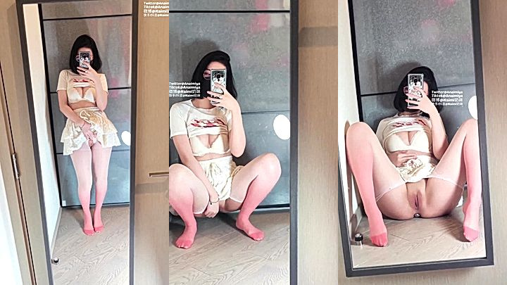 naughty bad bitch Anaimiya widens her legs in front of the mirror and touches her wet pussy for pleasure, leaked onlyfans