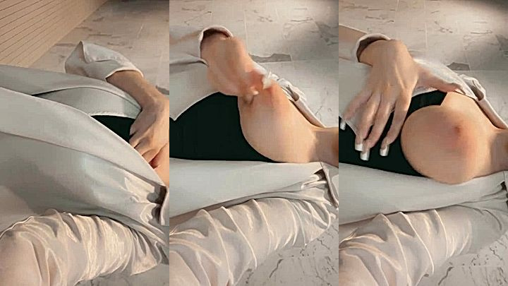 Jazmen Jafar loves to tease her subscribers with her amazing boobs
