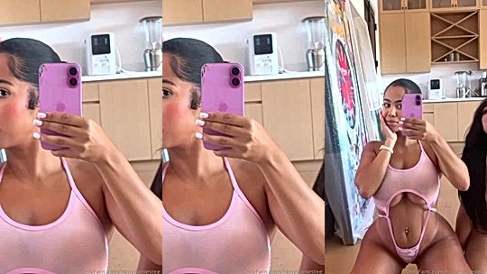 naughty onlyfans model Himynamestee do mirror selfie with her friend and show…..