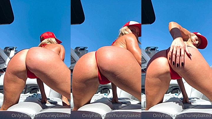 Danielle Renae shows off her bigass to her subscribers leaked nude
